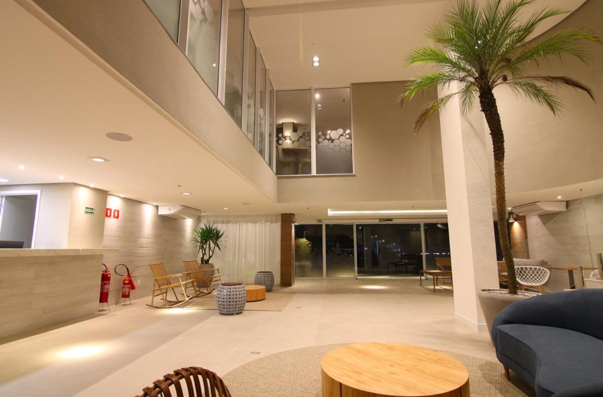 Flat Em Apartment *